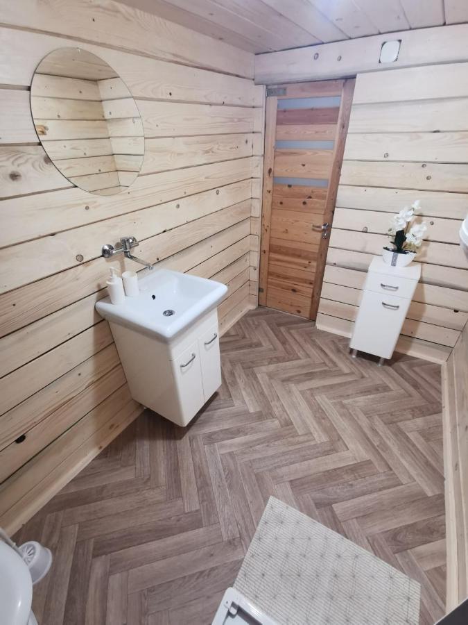 Domek Drewniany Szafran Witów エクステリア 写真
